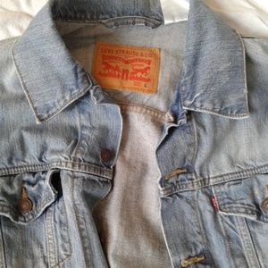 LEVI'S trucker jacket